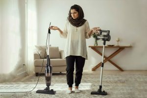 برای جهیزیه عروس جاروی پرتابل بخریم یا جاروی شارژی؟